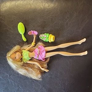 2004 First Edition 9" Flora Winx Doll